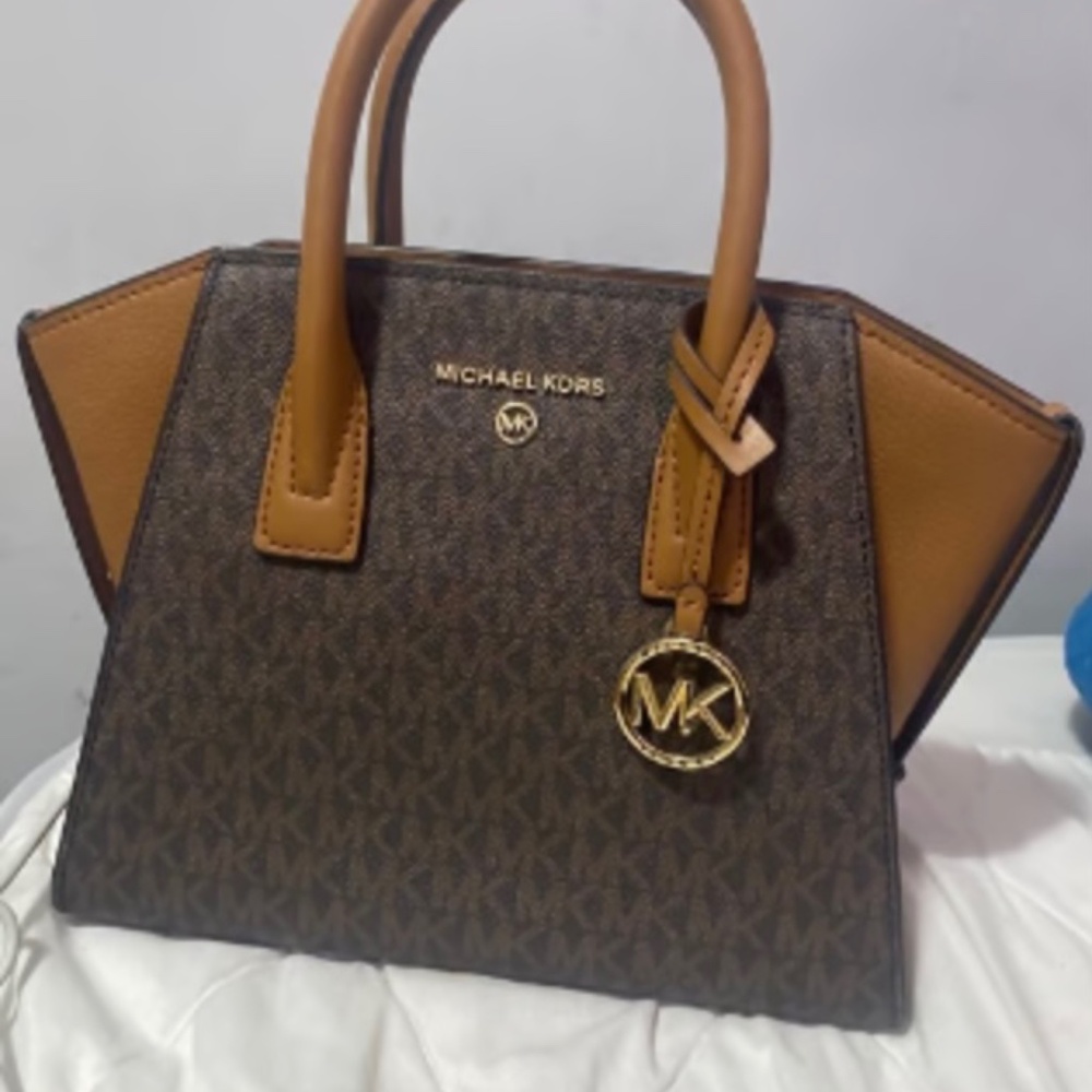 Michael Kors - Picture 1 of 2